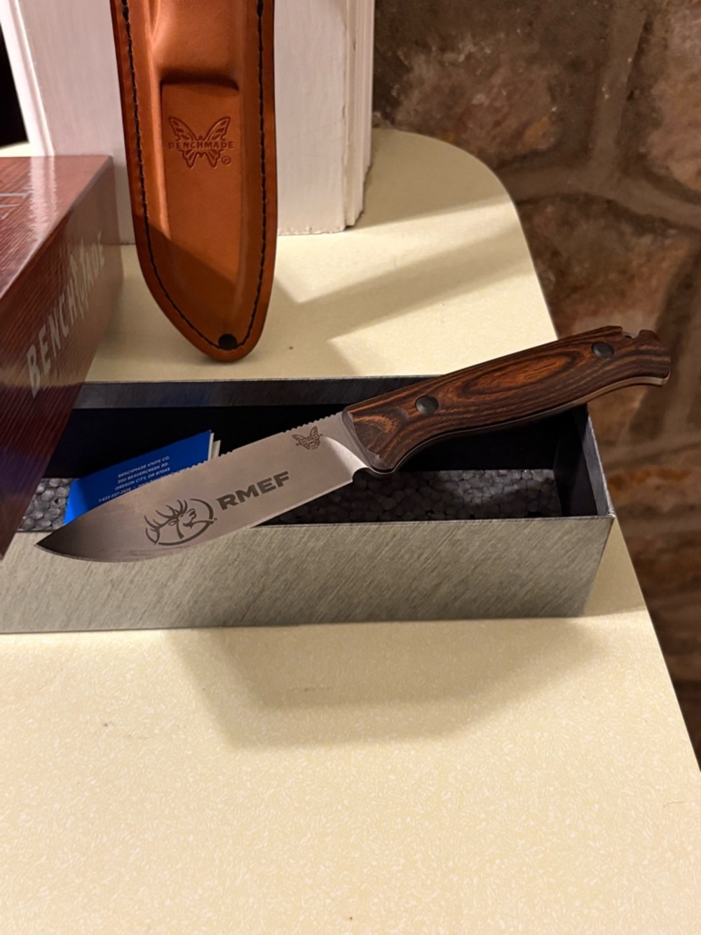 Benchmade Saddle Mountain Skinner Knife - Brown Handle with Silver Blade - Picture 3 of 12